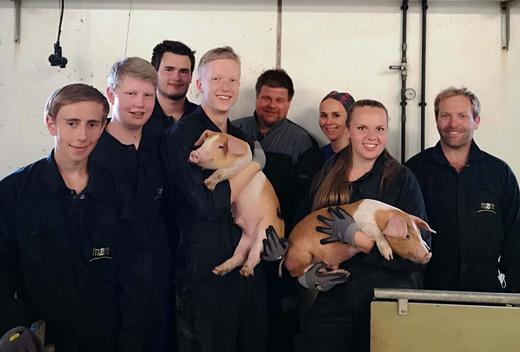 Fra venstre: Anton Aas, Edvard Grande, Marius Hjulstad, Vegard Skjesol, Steinar Viken, Mona Langås, Tonje Westerhus og Gunnar Salberg Løe. Anton Aas, Edvard Grande, Marius Hjulstad, Vegard Skjesol, Steinar Viken, Mona Langås, Tonje Westerhus og Gunnar Salberg Løe.