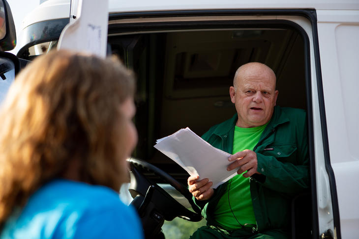Nå slipper transportør Frank Hermansen å holde styr på mye papir når han henter slaktedyr. Foto: Nortura