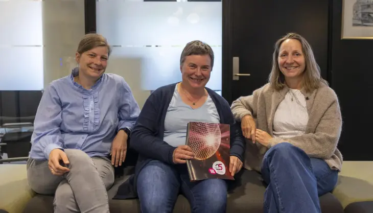 Fra venstre: Inger-Marte Kjølseth (kongresskomiteen), Solveig Kongsrud (fagkomiteen) og Målfrid Narum (hovedkomiteen). Foto: Tom Erik Holmlund/Fagbladet Svin. Fra venstre: Inger-Marte Kjølseth (kongresskomiteen), Solveig Kongsrud (fagkomiteen) og Målfrid Narum (hovedkomiteen). Foto: Tom Erik Holmlund/Fagbladet Svin.